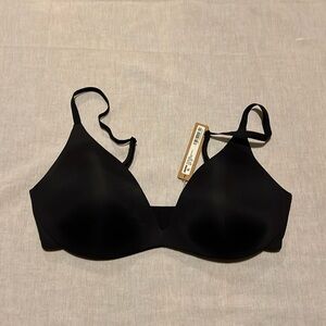 SKIMS Black Wireless Super Push-Up Bra in 32DDDD